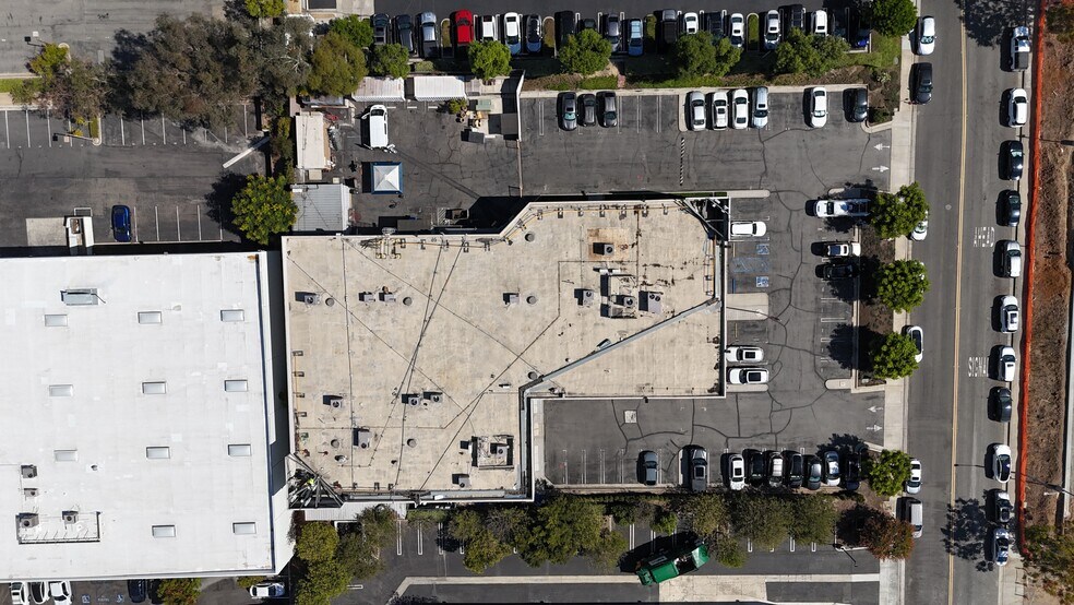 10 Thomas, Irvine, CA à vendre - Photo de l’immeuble – Image 3 sur 9