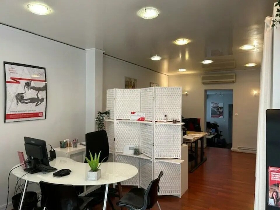 Local commercial dans Tours à louer Photo intérieure– Image 1 sur 6