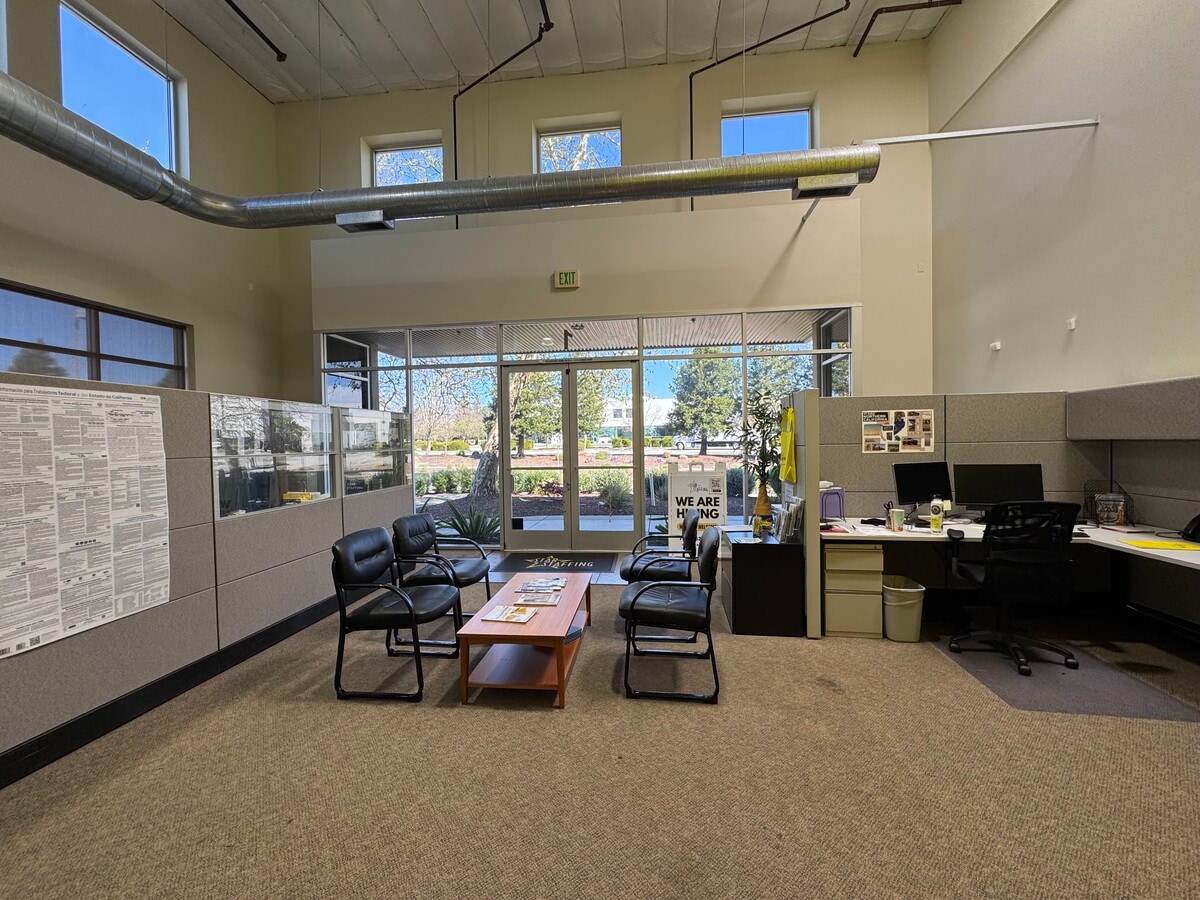 3820 Cypress Dr, Petaluma, CA 94954 - Lot 1 - - Photo intérieure - Image 2 of 4