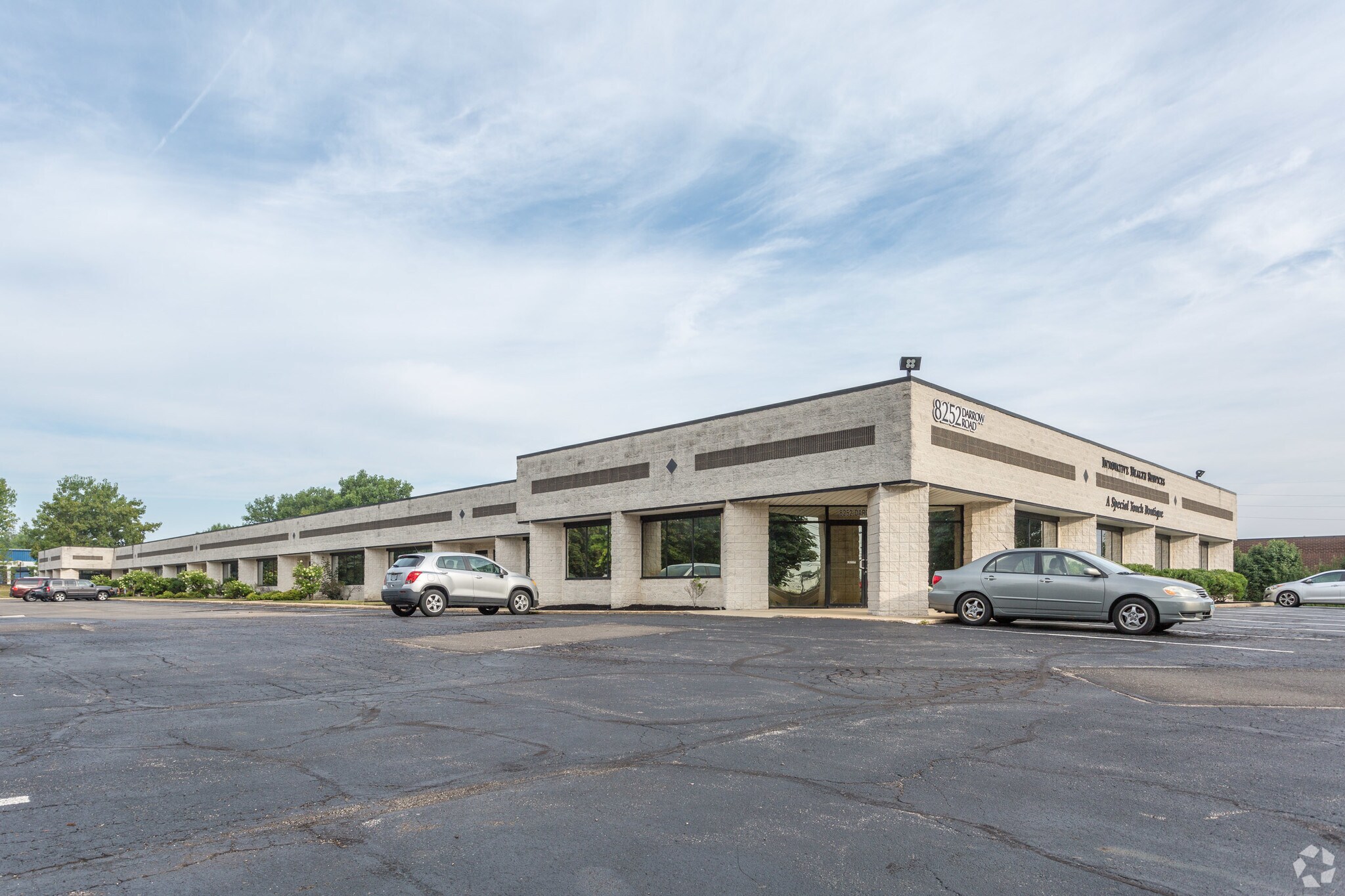 8252 Darrow Rd, Twinsburg, OH à louer Photo principale– Image 1 sur 5