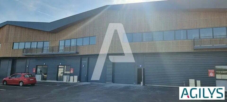 Local d'activités dans Moissy-Cramayel à vendre - Photo de l’immeuble – Image 3 sur 11