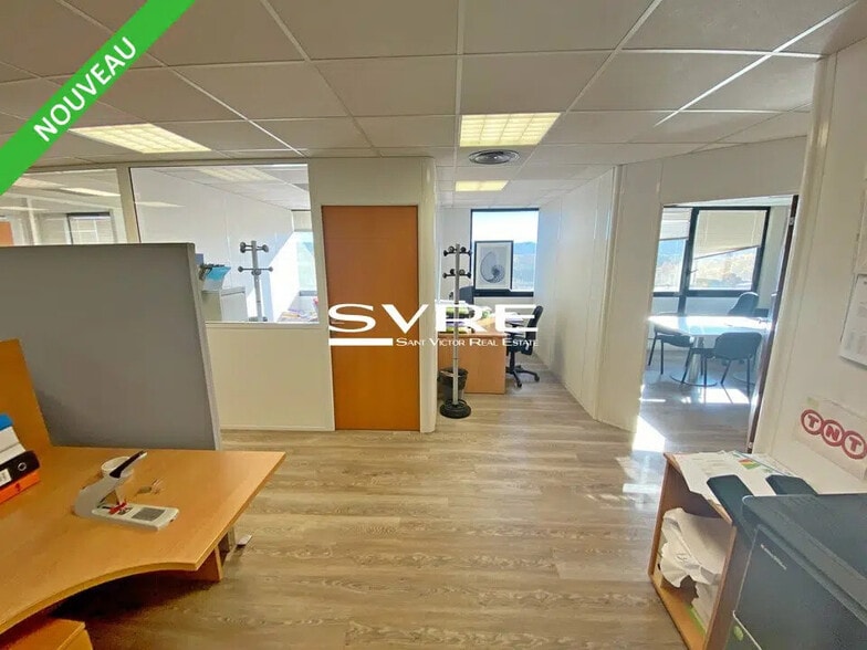 Bureau dans Vitrolles à louer - Photo de l’immeuble – Image 3 sur 9