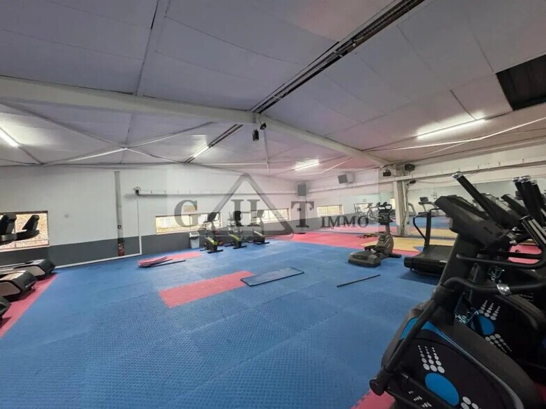 Industriel/Logistique dans Neuilly-sur-Marne à louer - Photo de l’immeuble – Image 2 sur 4