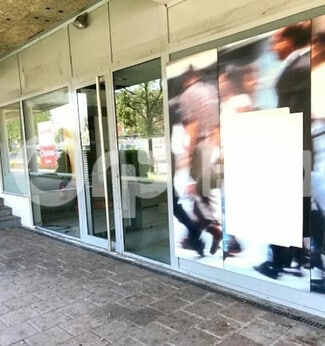 Plus de détails pour Local commercial à louer