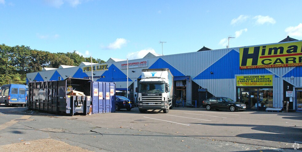 Uxbridge Rd, Southall à louer - Photo de l’immeuble – Image 2 sur 6