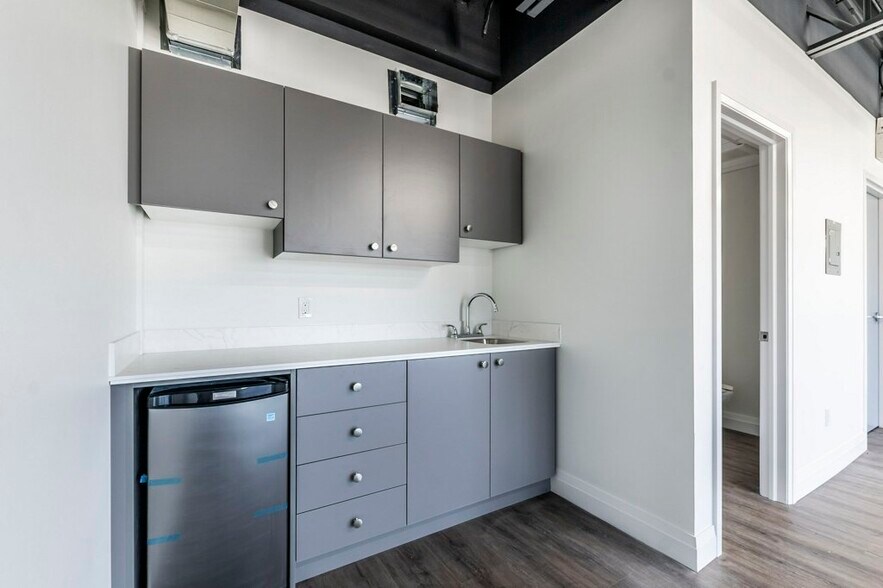 587 Hanlon Creek Blvd, Guelph, ON à vendre - Photo de l’immeuble – Image 3 sur 42