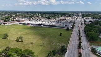 Plus de détails pour 1370 Huron Church Road Rd, Windsor, ON - Local commercial à louer