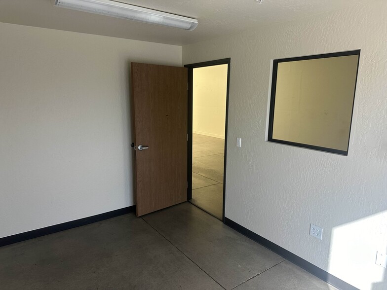 1601-1621 Olympic Dr, Turlock, CA à louer - Photo de l’immeuble – Image 3 sur 6