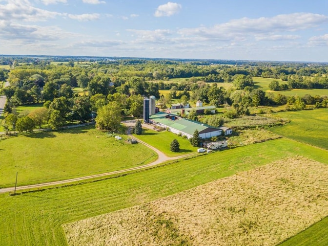 7166 English Church Rd, Hamilton, ON à vendre - Aérien – Image 1 sur 33