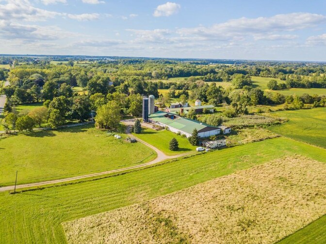7166 English Church Rd, Hamilton, ON à vendre Aérien– Image 1 sur 34