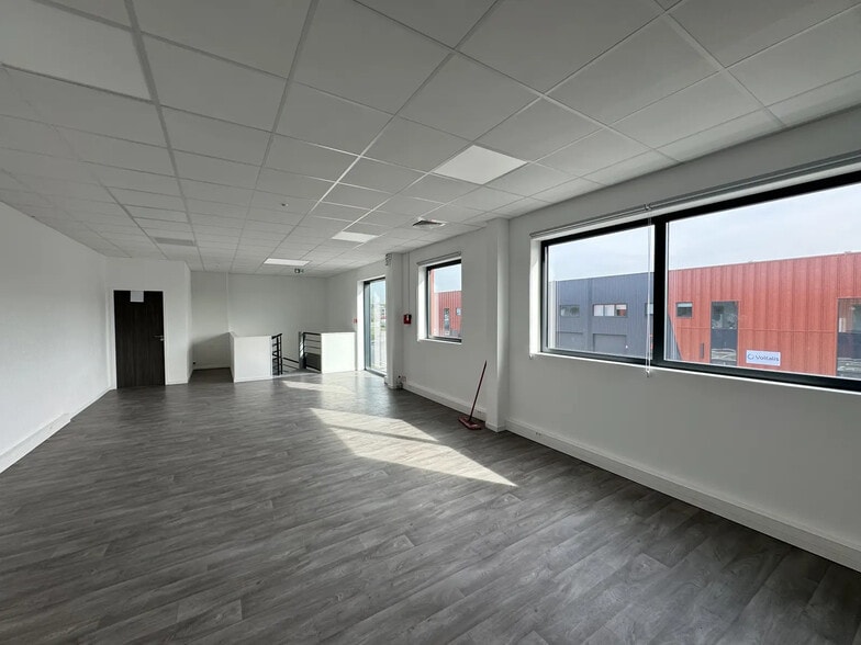 18 Rue De La Guivernone, SAINT-OUEN-L'AUMONE à louer - Photo de l’immeuble – Image 2 sur 17