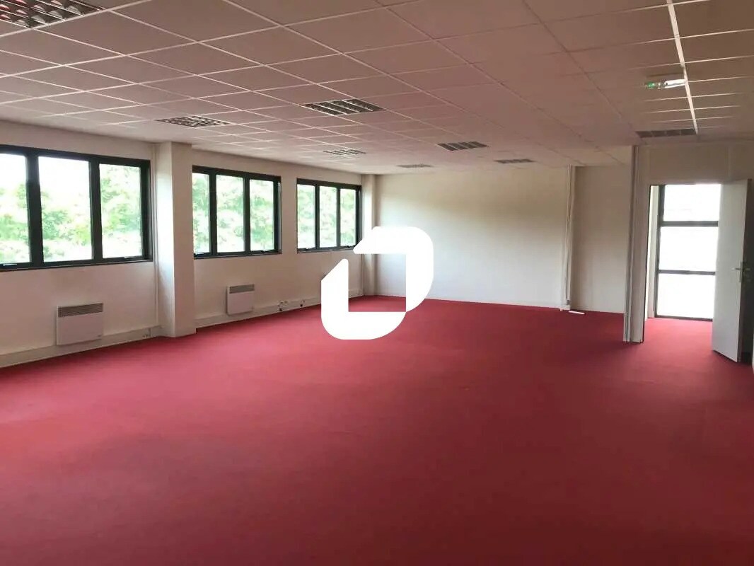 Bureau dans Cergy à louer Photo de l’immeuble– Image 1 sur 7