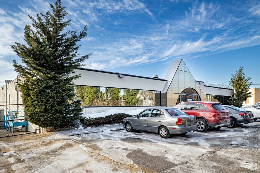 160 Oak Dr, Syosset, NY à louer - Photo principale – Image 1 sur 12
