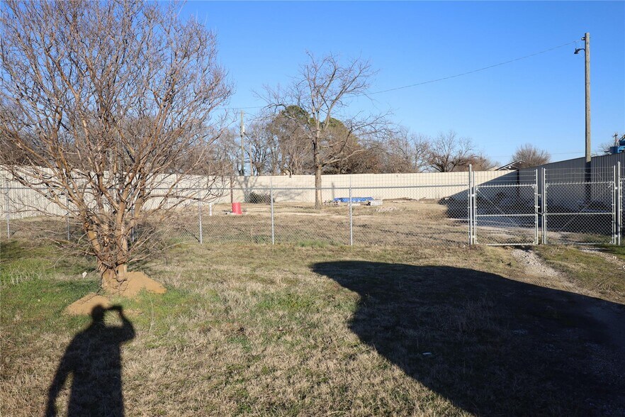 4204 N Main St, Joshua, TX à vendre - Photo de l’immeuble – Image 3 sur 4