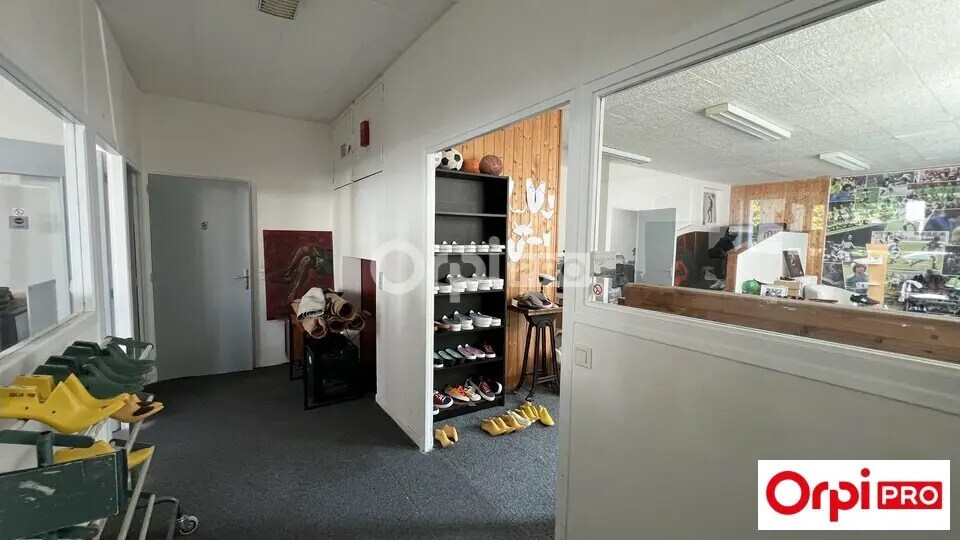 Local commercial dans Romans-sur-Isère à vendre - Photo de l’immeuble – Image 3 sur 12