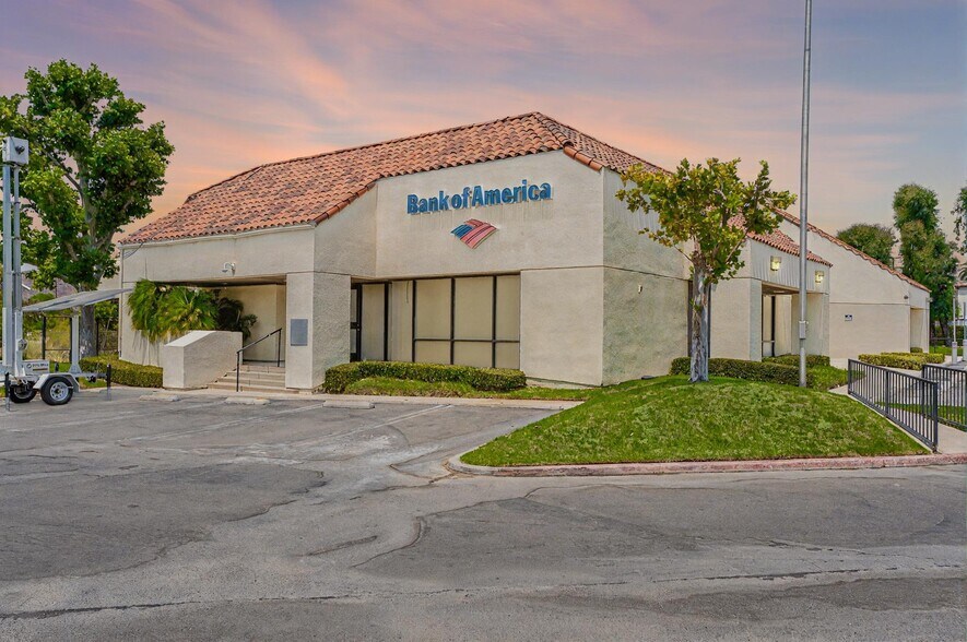 2495 Lakeshore Dr, Lake Elsinore, CA à vendre - Photo de l’immeuble – Image 3 sur 66