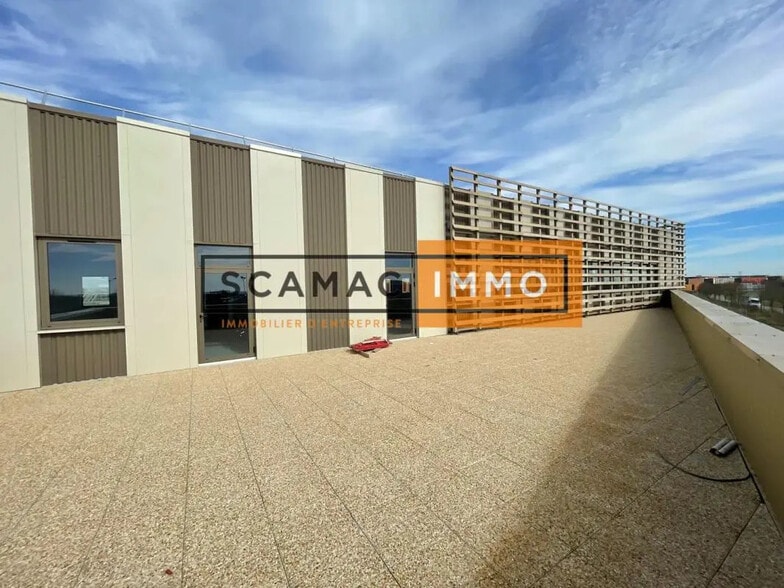 Local d'activités dans Tremblay-en-France à vendre - Photo de l’immeuble – Image 2 sur 5