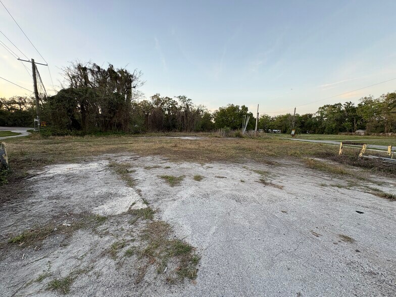 535 Maydell Dr, Tampa, FL à vendre - Photo intérieure – Image 2 sur 5