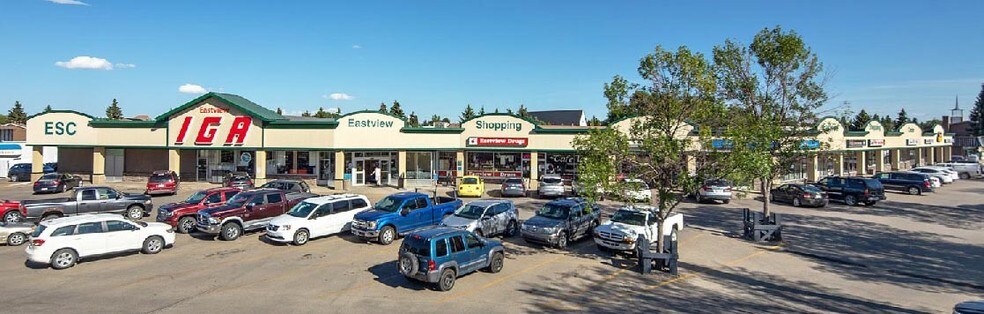 3803-3903 40th Ave, Red Deer, AB à louer - Photo de l’immeuble – Image 2 sur 4