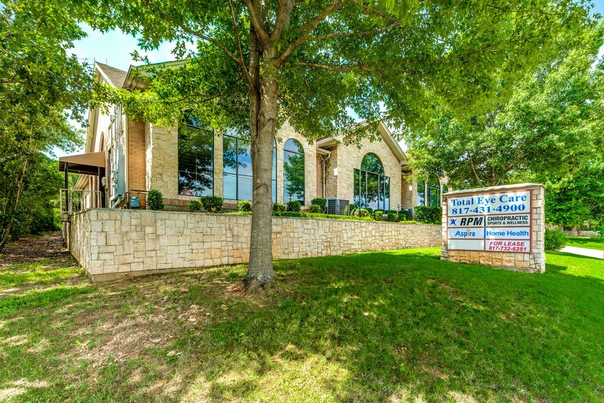 1834-1836 Keller Pky, Keller, TX à louer - Photo de l’immeuble – Image 3 sur 20