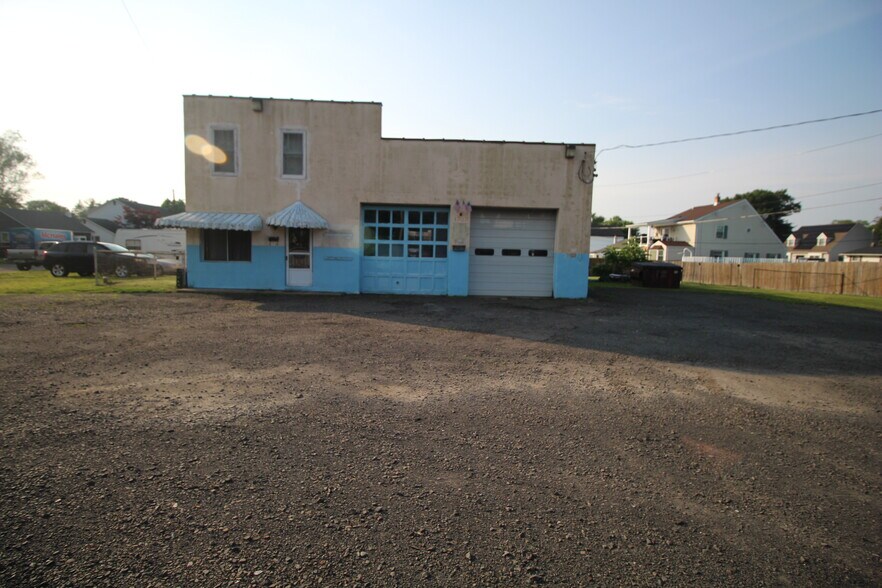 1707 State Rd, Croydon, PA à vendre - Photo principale – Image 1 sur 31