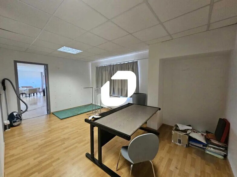 Bureau dans Lentilly à louer - Photo de l’immeuble – Image 3 sur 8