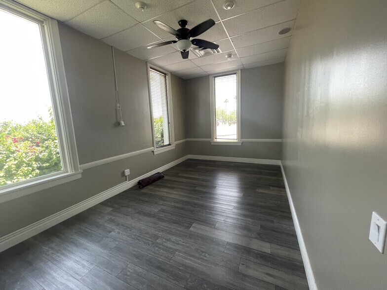10702 W Peoria Ave, Sun City, AZ à louer - Photo intérieure – Image 3 sur 14