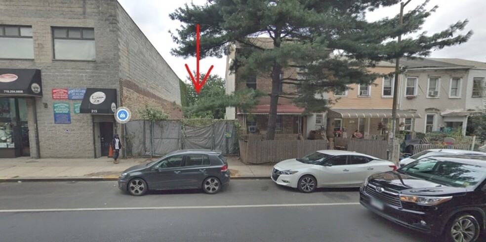 219 Park Ave, Brooklyn, NY à louer - Photo principale – Image 1 sur 17