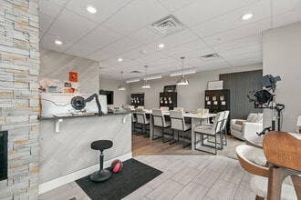 55-95 Dartmoor Dr, Waukee, IA à louer Photo intérieure– Image 1 sur 5