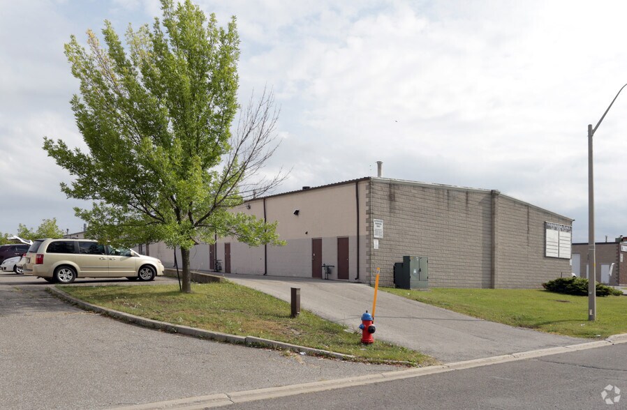 1576 Stone Church Rd E, Hamilton, ON à vendre - Photo de l’immeuble – Image 3 sur 4