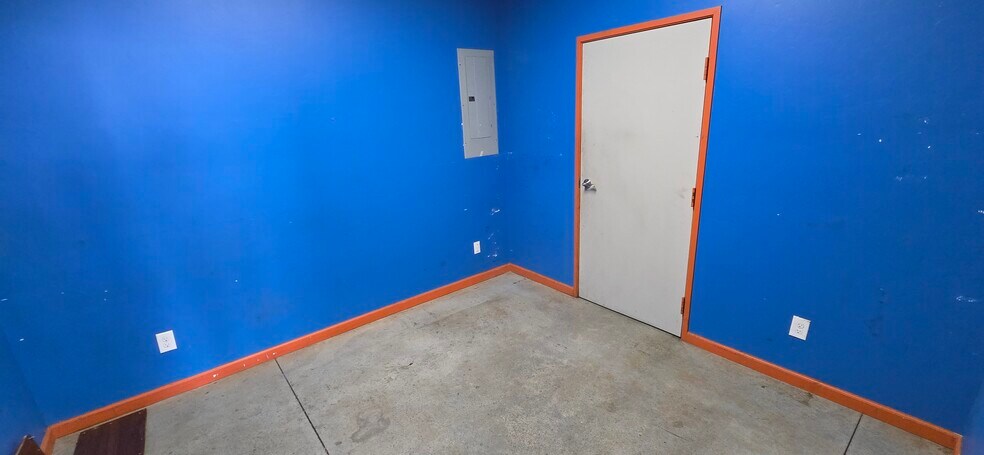 2530 SW 29th St, Oklahoma City, OK à louer - Photo de l’immeuble – Image 2 sur 7