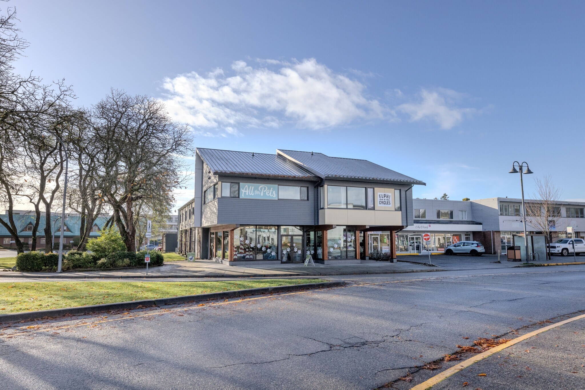 5641 Cowrie St, Sechelt, BC à vendre Photo de l’immeuble– Image 1 sur 5