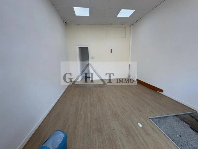 Plus de détails pour Local commercial, Industriel/Logistique à louer