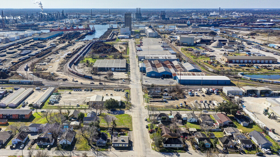 1812 Avenue J, Galena Park, TX à louer - Photo de l’immeuble – Image 3 sur 10