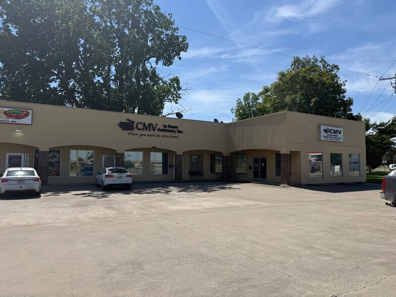 825 W 3rd St, Caruthersville, MO à louer - Photo principale – Image 1 sur 14