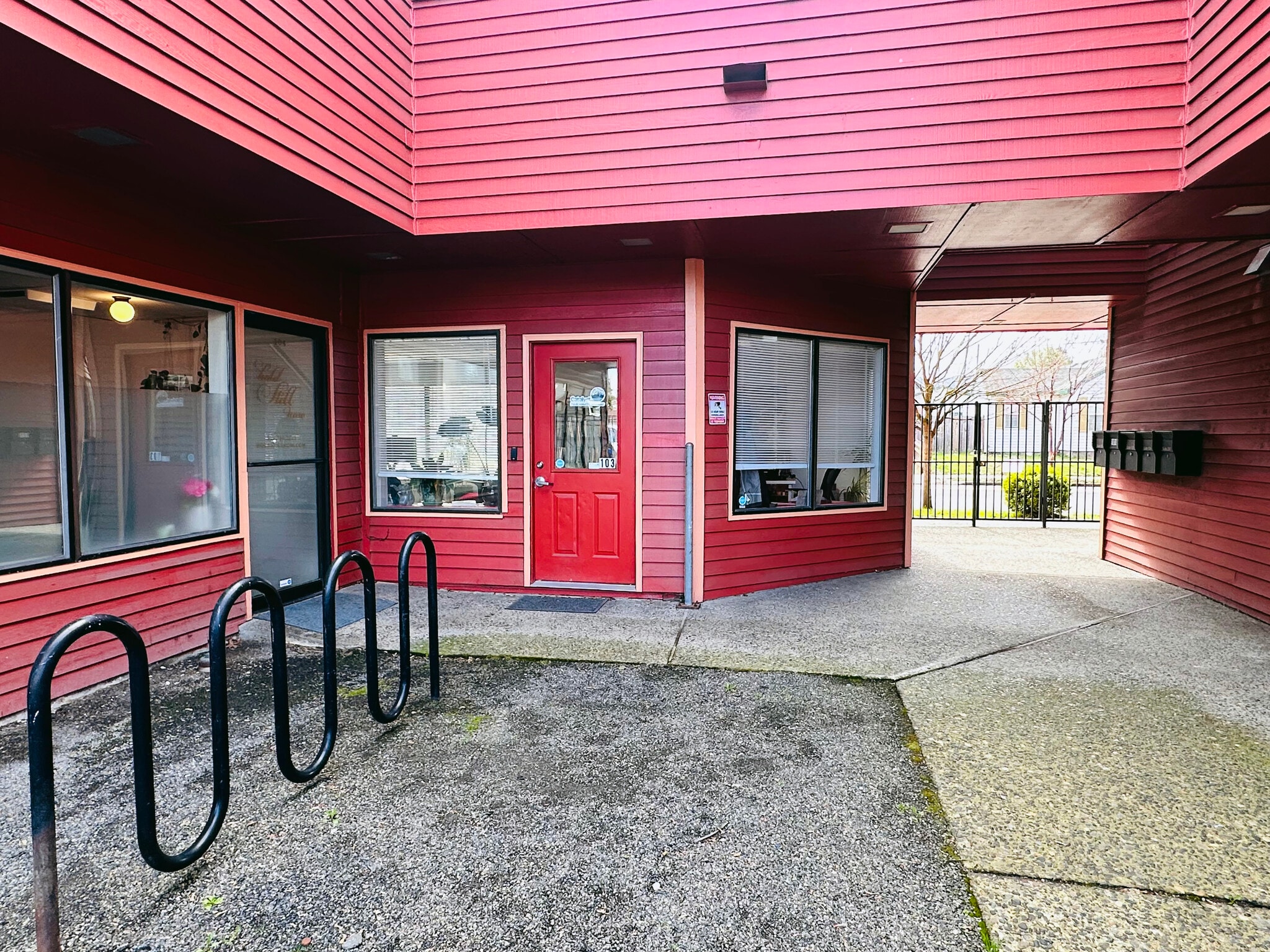 7025 N Lombard St, Portland, OR à louer Photo de l’immeuble– Image 1 sur 5