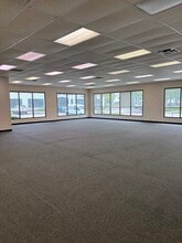 1020 Taylor Station Rd, Gahanna, OH à louer Photo de l’immeuble– Image 1 sur 4