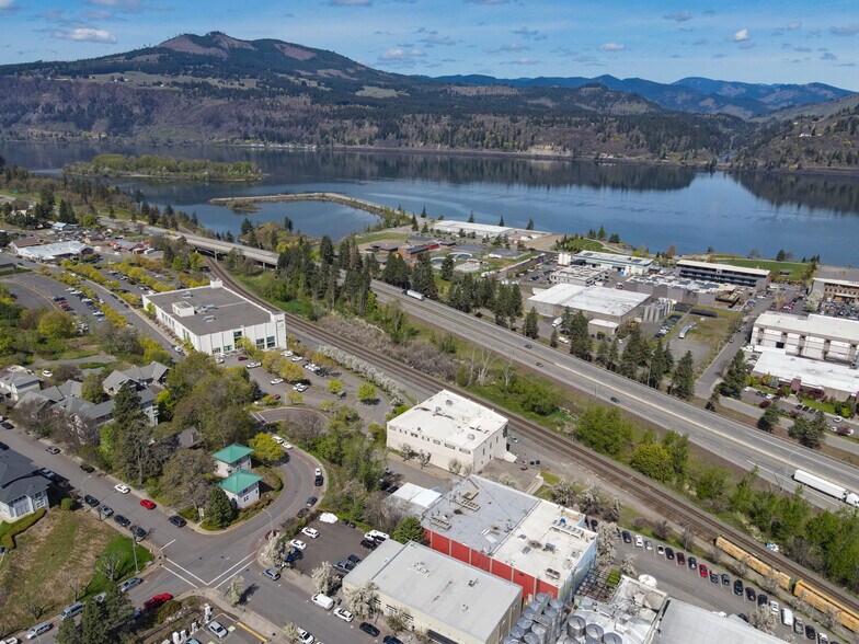 616 Industrial St, Hood River, OR à louer - Photo de l’immeuble – Image 2 sur 14