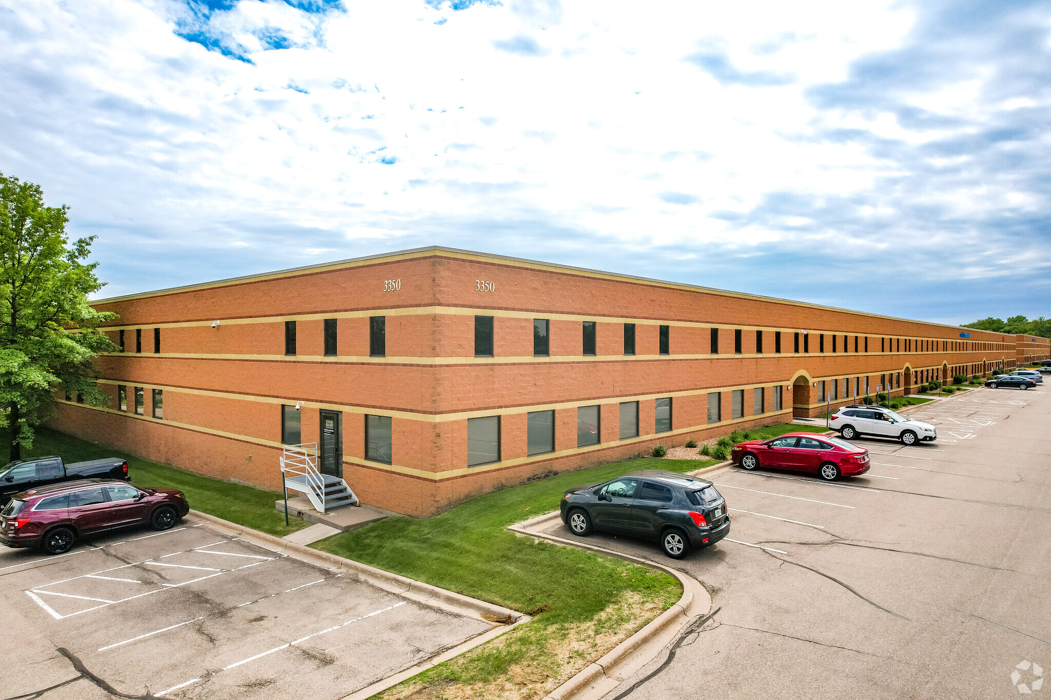 3350 N Granada Ave, Saint Paul, MN à louer Photo principale– Image 1 sur 9