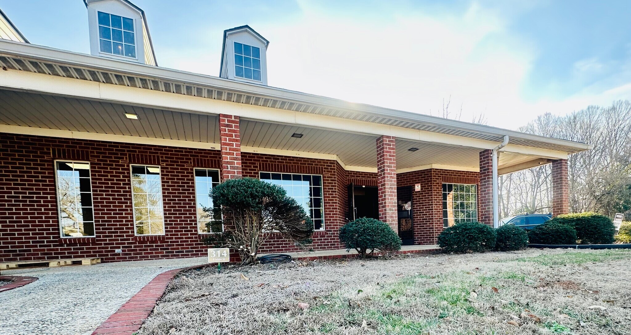 314 E Main St, Rockwell, NC à louer Photo principale– Image 1 sur 36