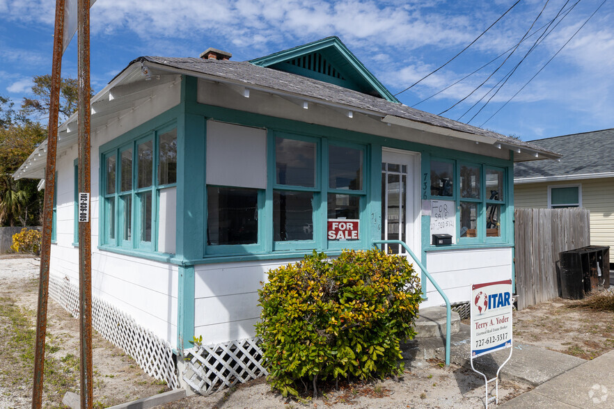 736 Main St, Dunedin, FL à vendre - Photo principale – Image 1 sur 2