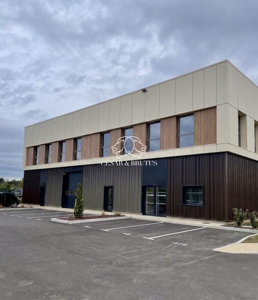 Industriel/Logistique dans Rillieux-la-Pape à vendre - Photo de l’immeuble – Image 1 sur 4