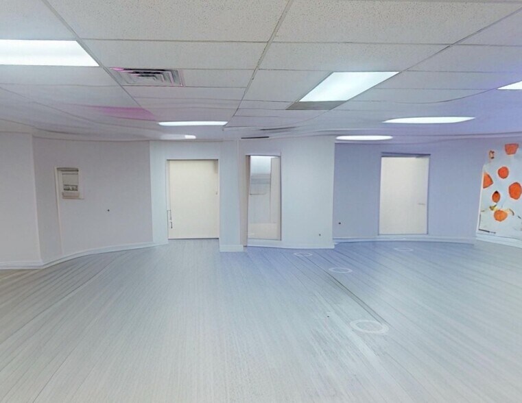 1111 SE Federal Hwy, Stuart, FL à louer - Numérisation 3D Matterport – Image 2 sur 11
