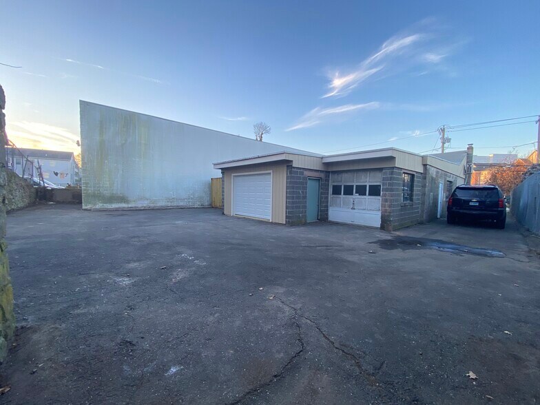 22 Leonard St, Norwalk, CT à vendre - Photo de l’immeuble – Image 2 sur 47