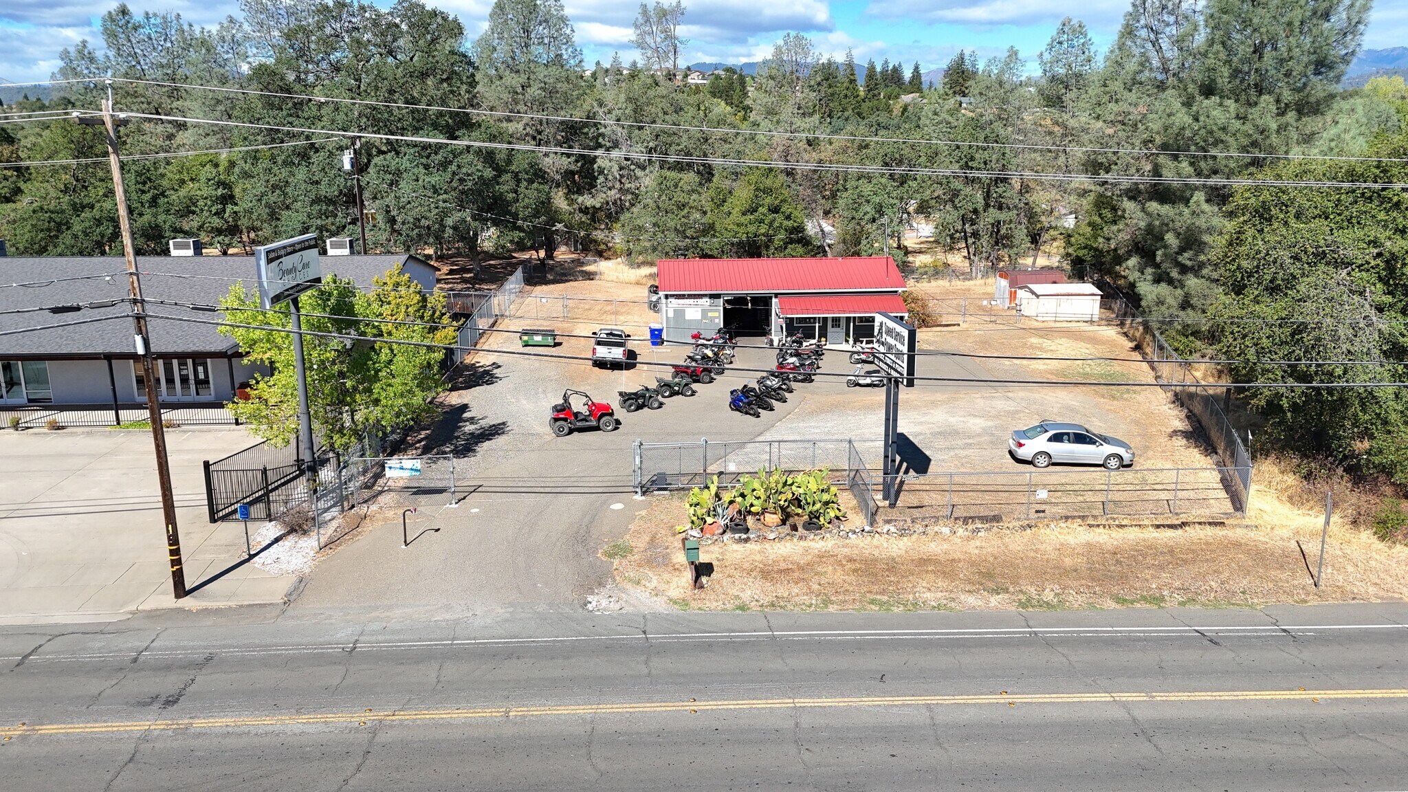 2900 Cascade Blvd, Shasta Lake, CA à vendre Photo de l’immeuble– Image 1 sur 15