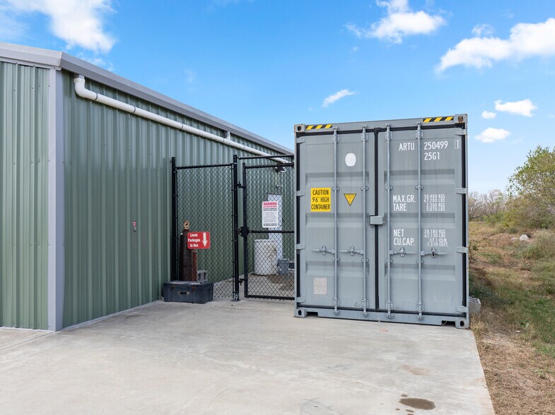 16640 Highway 36, Needville, TX à louer - Photo de l’immeuble – Image 3 sur 28