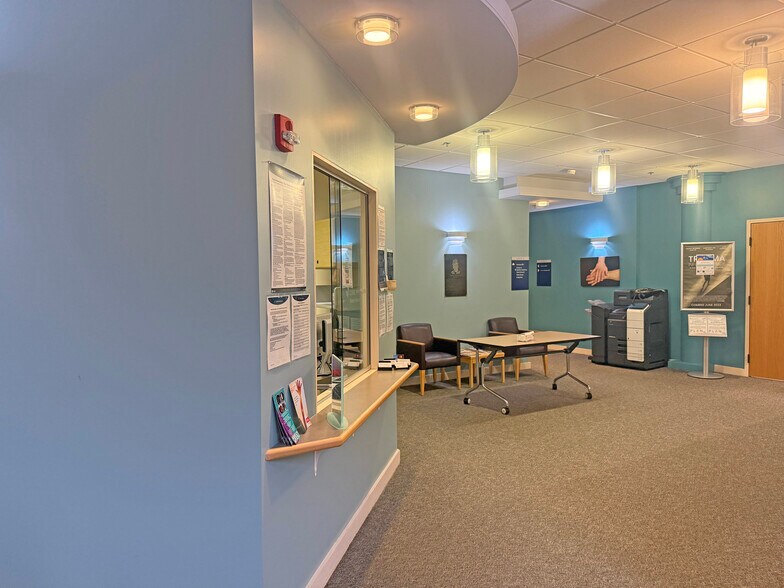 7 Holland Way, Exeter, NH à louer - Photo intérieure – Image 2 sur 8