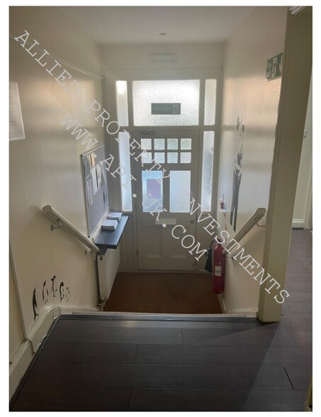 30 Chatsworth Rd, Londres à vendre - Photo intérieure – Image 3 sur 7