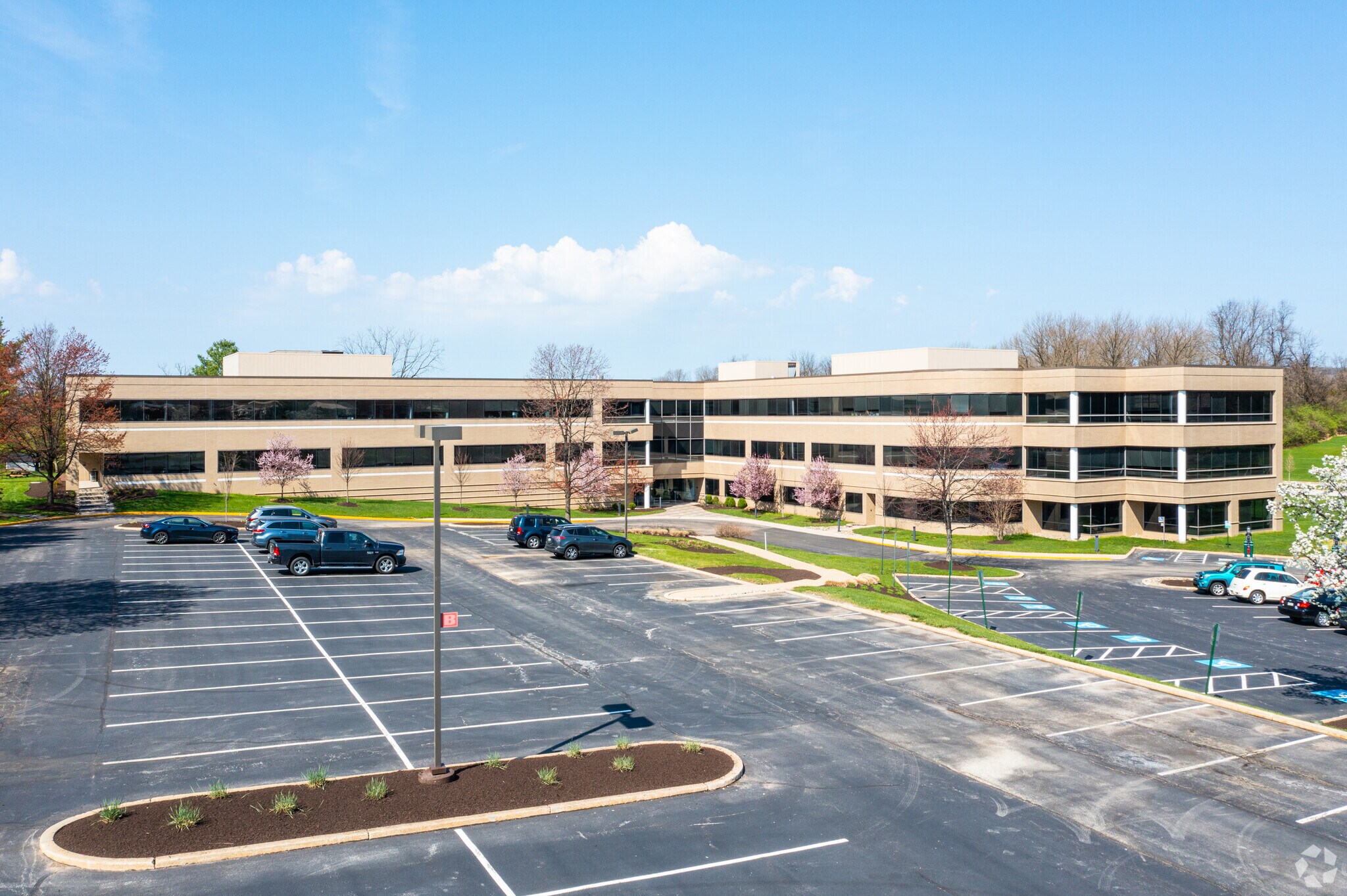 20 Valley Stream Pky, Malvern, PA à louer Photo principale– Image 1 sur 13
