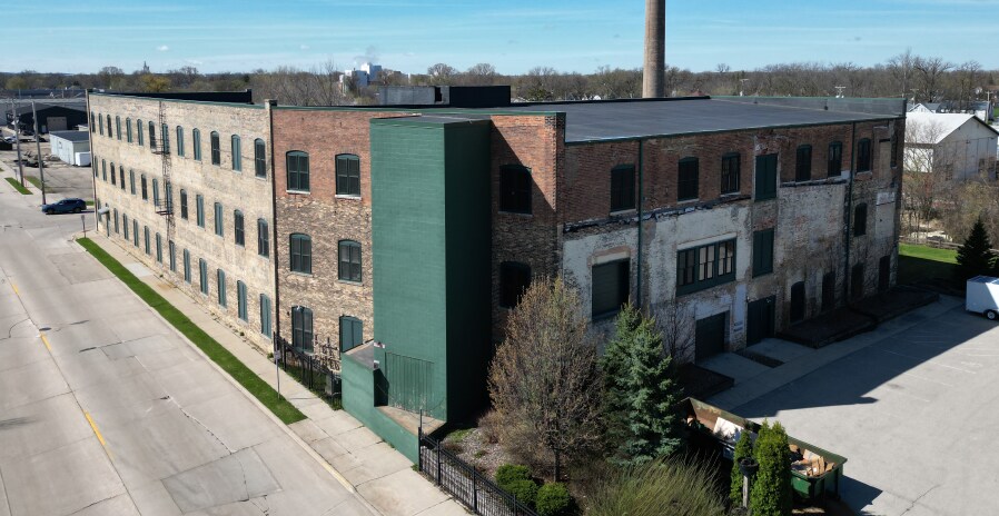 42 S Brooke St, Fond Du Lac, WI à vendre Photo de l’immeuble– Image 1 sur 18